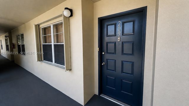 700 SW 128th Ave 209C, Pembroke Pines, FL 33027