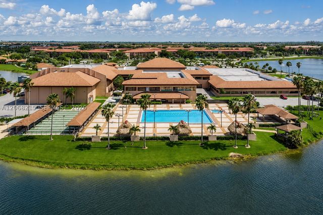700 SW 128th Ave 209C, Pembroke Pines, FL 33027