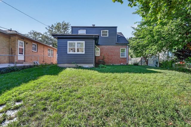 2917 Lawndale Avenue, Rockford, IL 61101