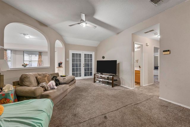 6704 Cedar Shadow Drive, Dallas, TX 75236