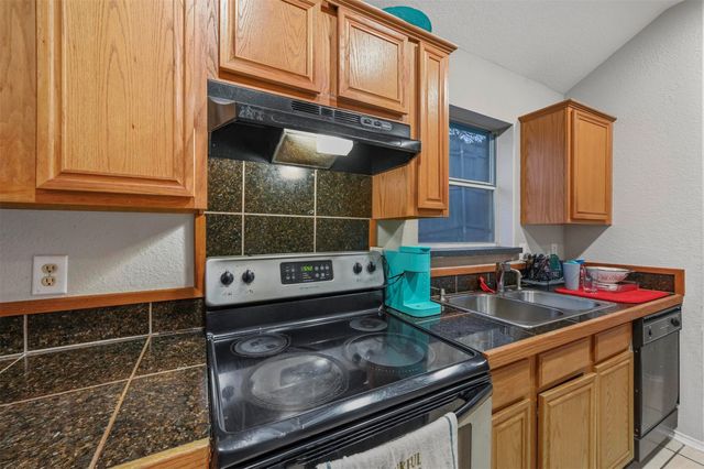 6704 Cedar Shadow Drive, Dallas, TX 75236