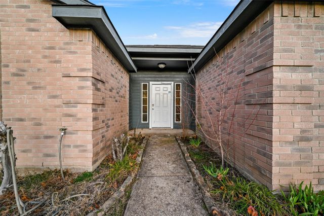 6704 Cedar Shadow Drive, Dallas, TX 75236