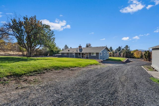 1180 NE Meadowlark Lane, Madras, OR 97741