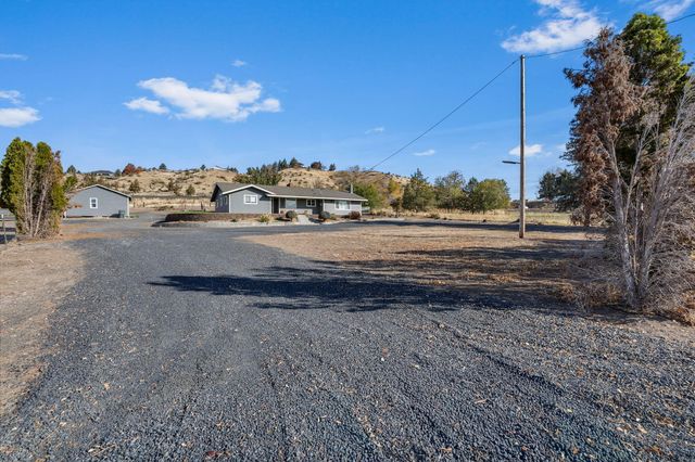 1180 NE Meadowlark Lane, Madras, OR 97741