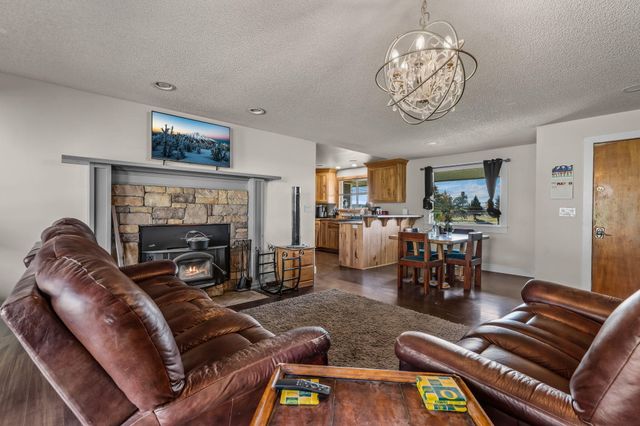 1180 NE Meadowlark Lane, Madras, OR 97741