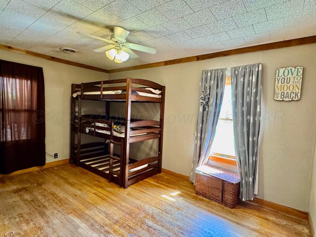 811 Bungalow Avenue, Canadian, TX 79014