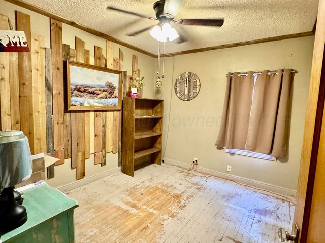 811 Bungalow Avenue, Canadian, TX 79014