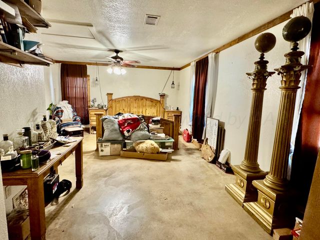 811 Bungalow Avenue, Canadian, TX 79014