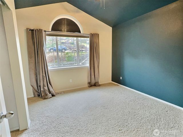 5805 51st Avenue Ct E, Tacoma, WA 98443