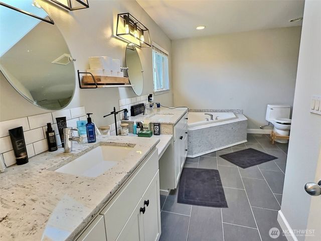 5805 51st Avenue Ct E, Tacoma, WA 98443