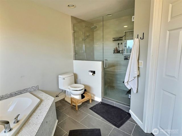 5805 51st Avenue Ct E, Tacoma, WA 98443