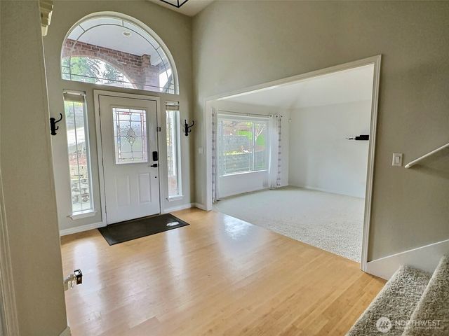 5805 51st Avenue Ct E, Tacoma, WA 98443