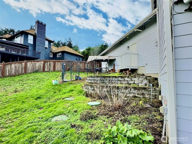 5805 51st Avenue Ct E, Tacoma, WA 98443