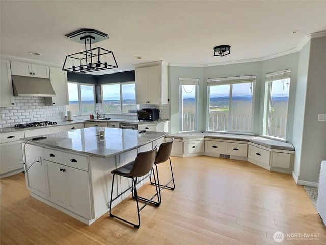 5805 51st Avenue Ct E, Tacoma, WA 98443