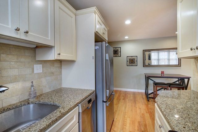 33 Lennon Court 35, Boston, MA 02127