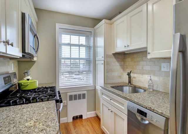 33 Lennon Court 35, Boston, MA 02127