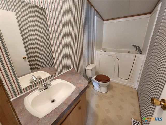 705 & 709 Bluestem Drive, Copperas Cove, TX 76522