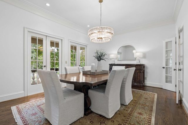 943 Oak Valley Ln, Nashville, TN 37220