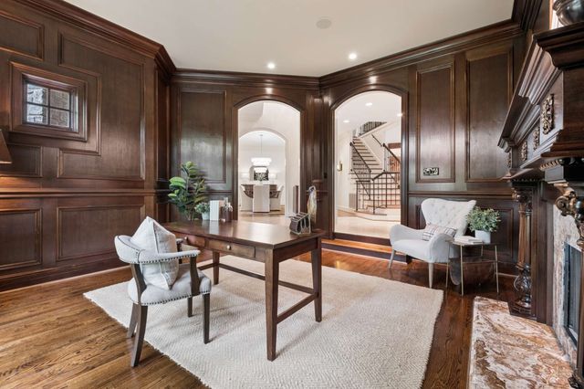 943 Oak Valley Ln, Nashville, TN 37220