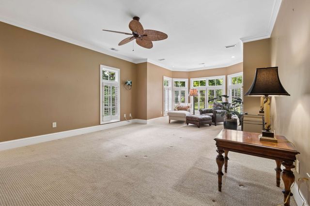943 Oak Valley Ln, Nashville, TN 37220