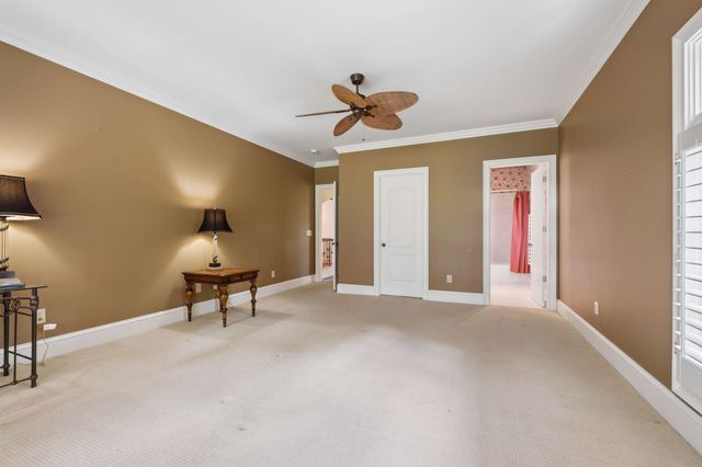 943 Oak Valley Ln, Nashville, TN 37220