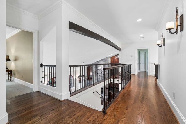 943 Oak Valley Ln, Nashville, TN 37220