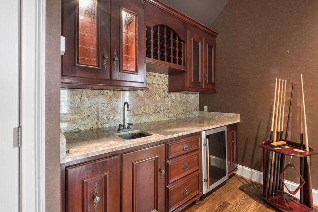 943 Oak Valley Ln, Nashville, TN 37220