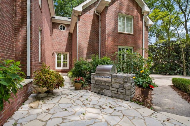 943 Oak Valley Ln, Nashville, TN 37220