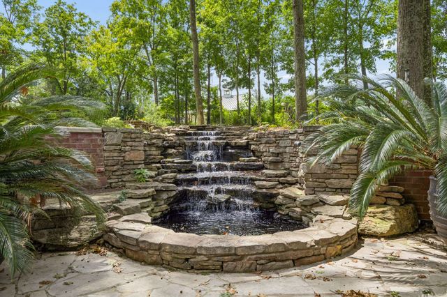 943 Oak Valley Ln, Nashville, TN 37220