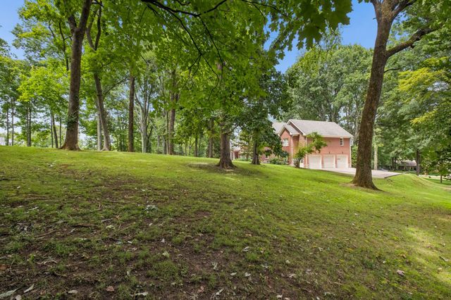943 Oak Valley Ln, Nashville, TN 37220