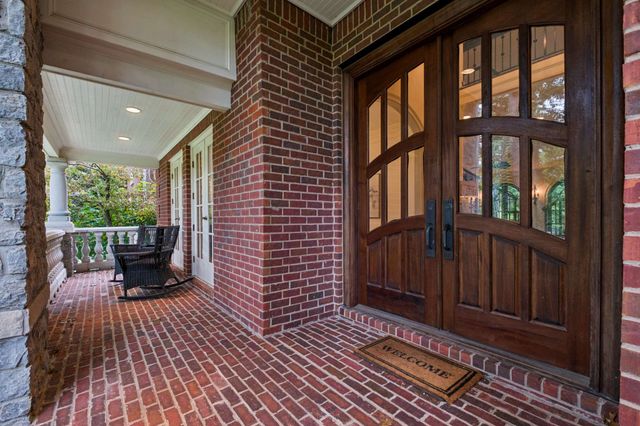 943 Oak Valley Ln, Nashville, TN 37220
