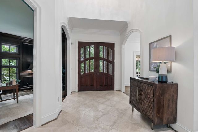 943 Oak Valley Ln, Nashville, TN 37220