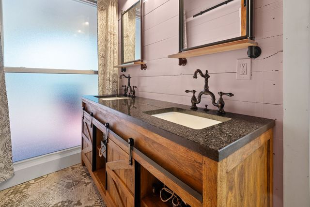 301 E Santa Fe Street, Farmersville, TX 75442