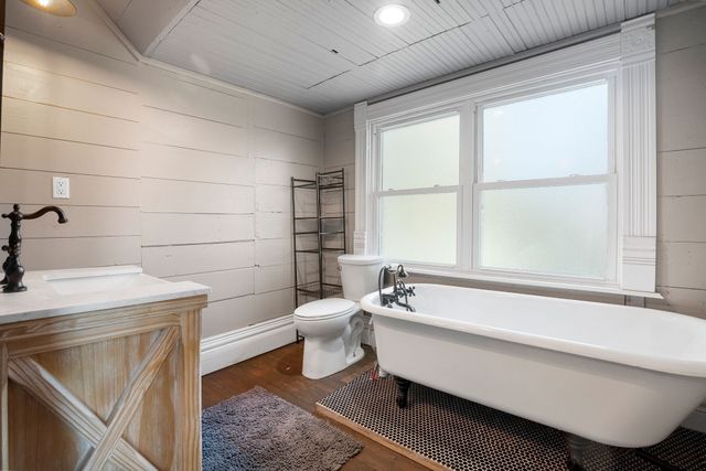 301 E Santa Fe Street, Farmersville, TX 75442