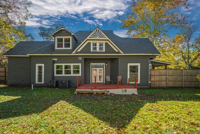 301 E Santa Fe Street, Farmersville, TX 75442