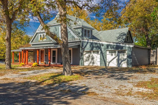 301 E Santa Fe Street, Farmersville, TX 75442