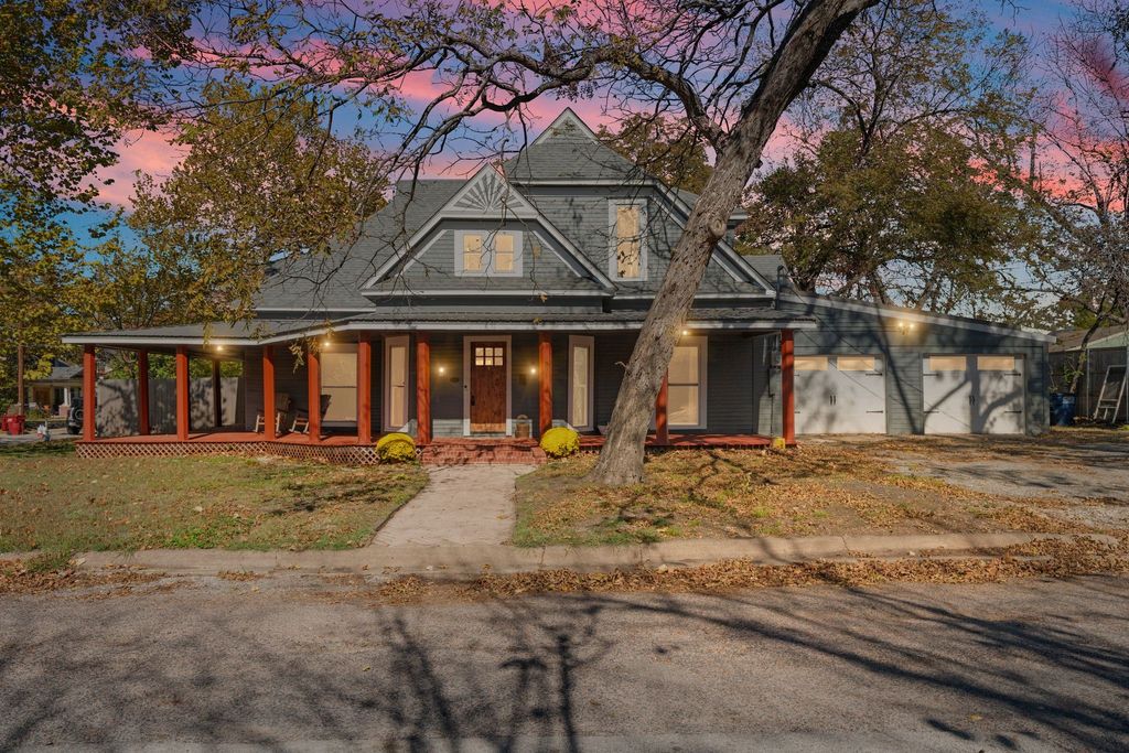 301 E Santa Fe Street, Farmersville, TX 75442
