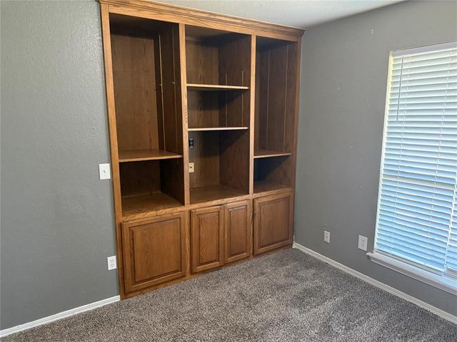 501 SW 149th Place, Moore, OK 73170