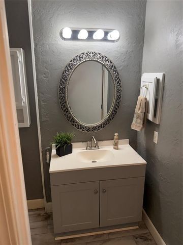 501 SW 149th Place, Moore, OK 73170