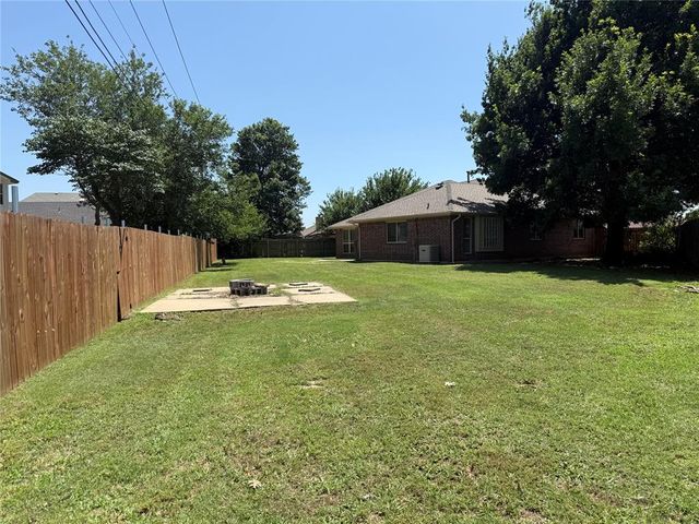 501 SW 149th Place, Moore, OK 73170