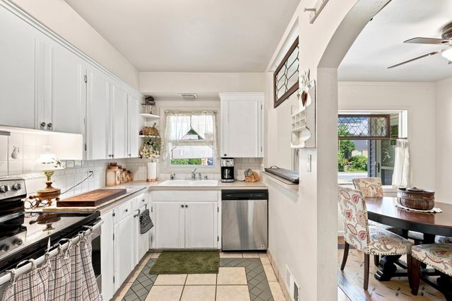 1111 N Locust Rd, Spokane Valley, WA 99206