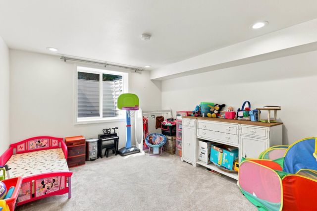 1111 N Locust Rd, Spokane Valley, WA 99206