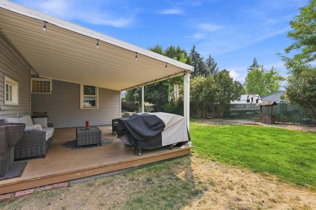 1111 N Locust Rd, Spokane Valley, WA 99206