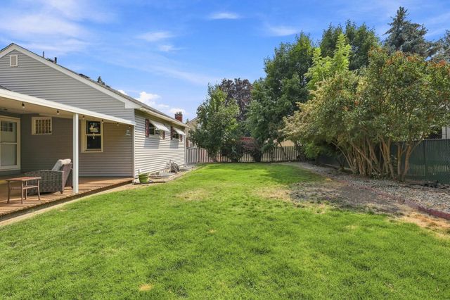 1111 N Locust Rd, Spokane Valley, WA 99206