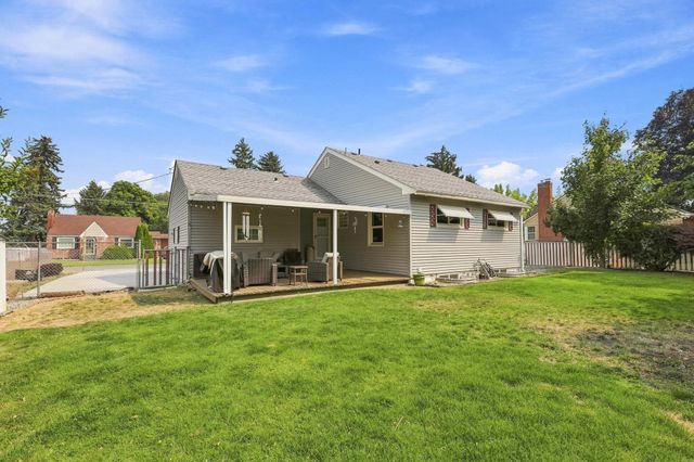1111 N Locust Rd, Spokane Valley, WA 99206