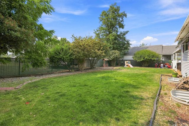 1111 N Locust Rd, Spokane Valley, WA 99206