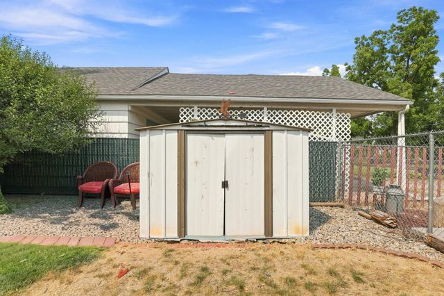 1111 N Locust Rd, Spokane Valley, WA 99206