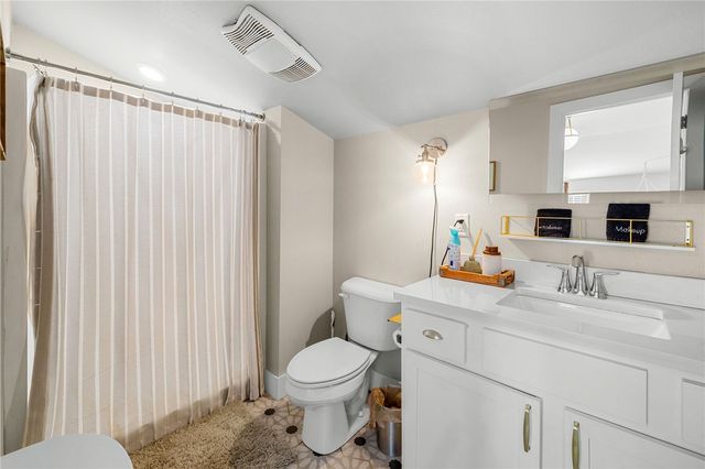 521 W Chestnut Street, Rogers, AR 72756