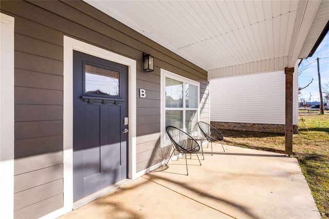 521 W Chestnut Street, Rogers, AR 72756