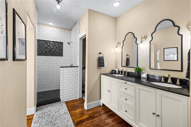 521 W Chestnut Street, Rogers, AR 72756